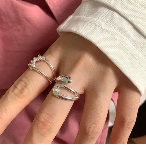 Hug Ring | r2corejewelry