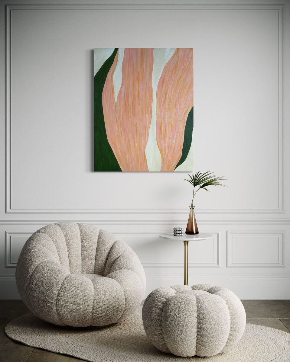 Obra abstracta evocando frescura a un espacio de casa
