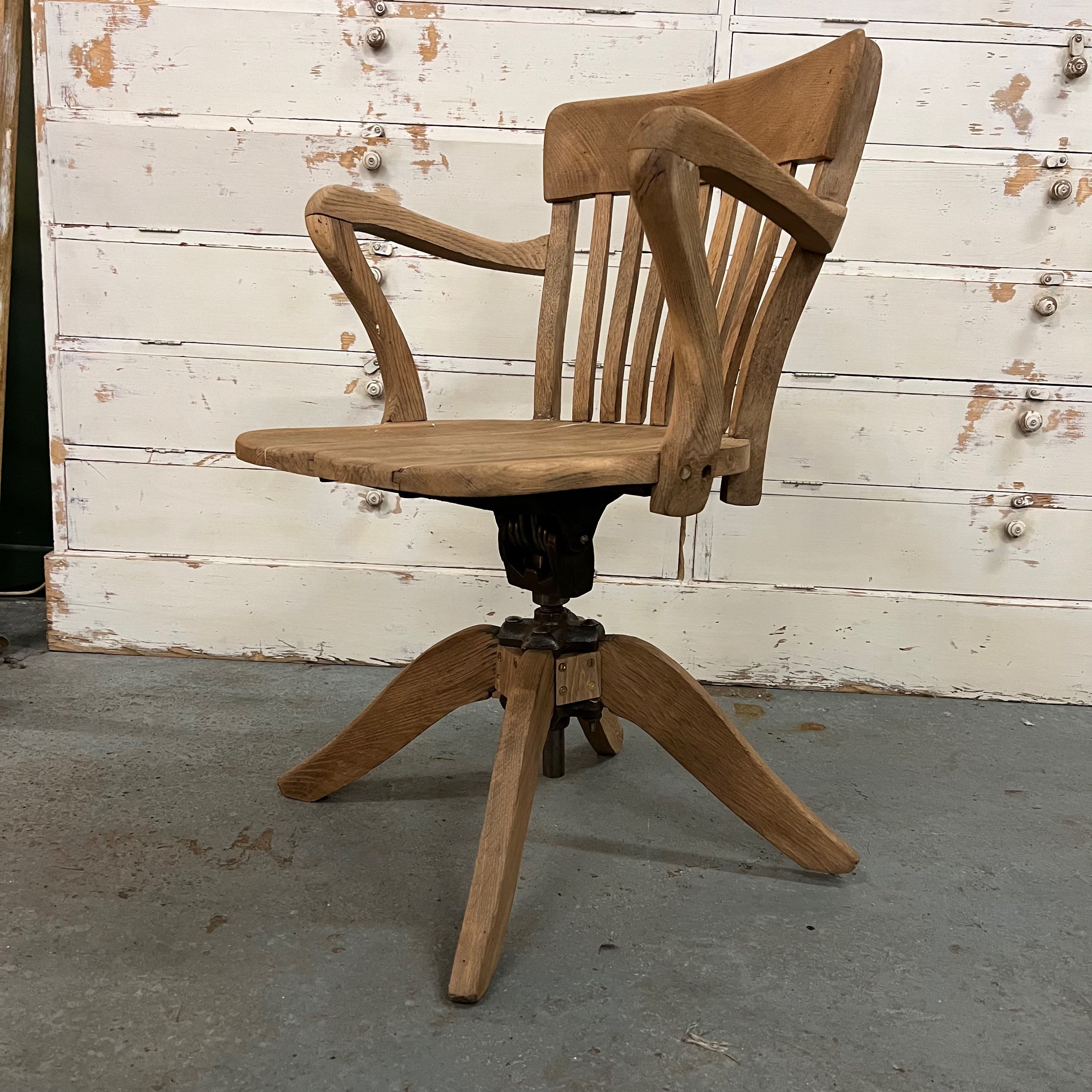 Fauteuil de bureau ameriain en chene basculant