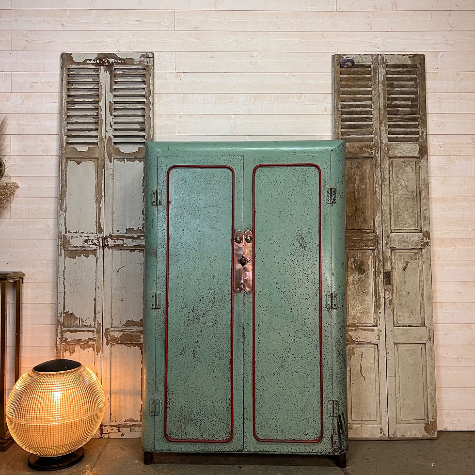 Miniature : Ancienne armoire SNCF patinée 