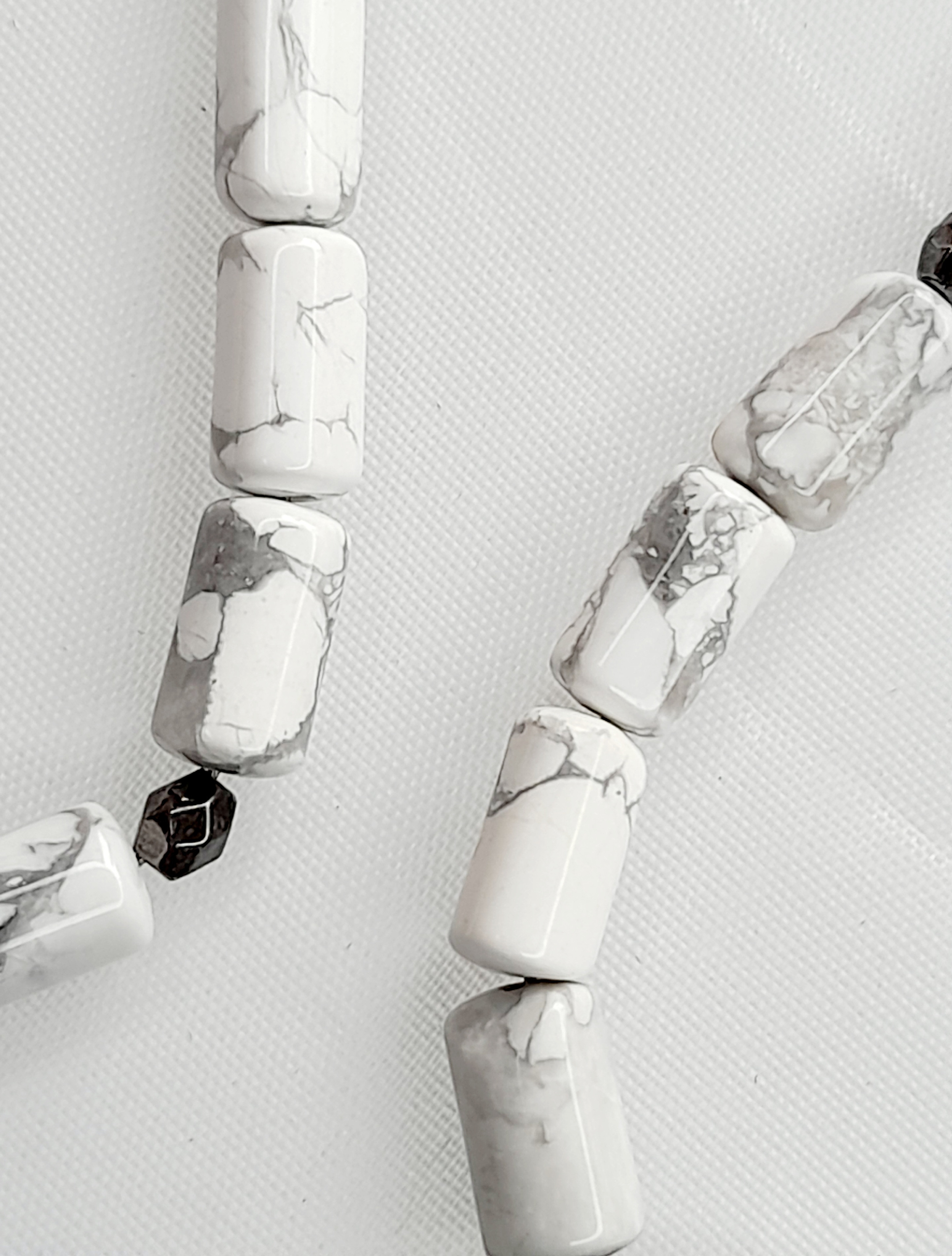 Howlite Tubes