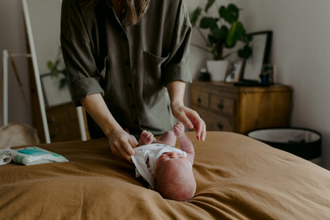 thea-filbey-documentary-newborn-photogra