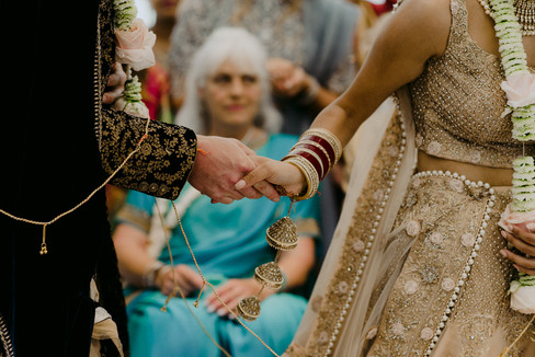 hindu-wedding-close-up-of-hands