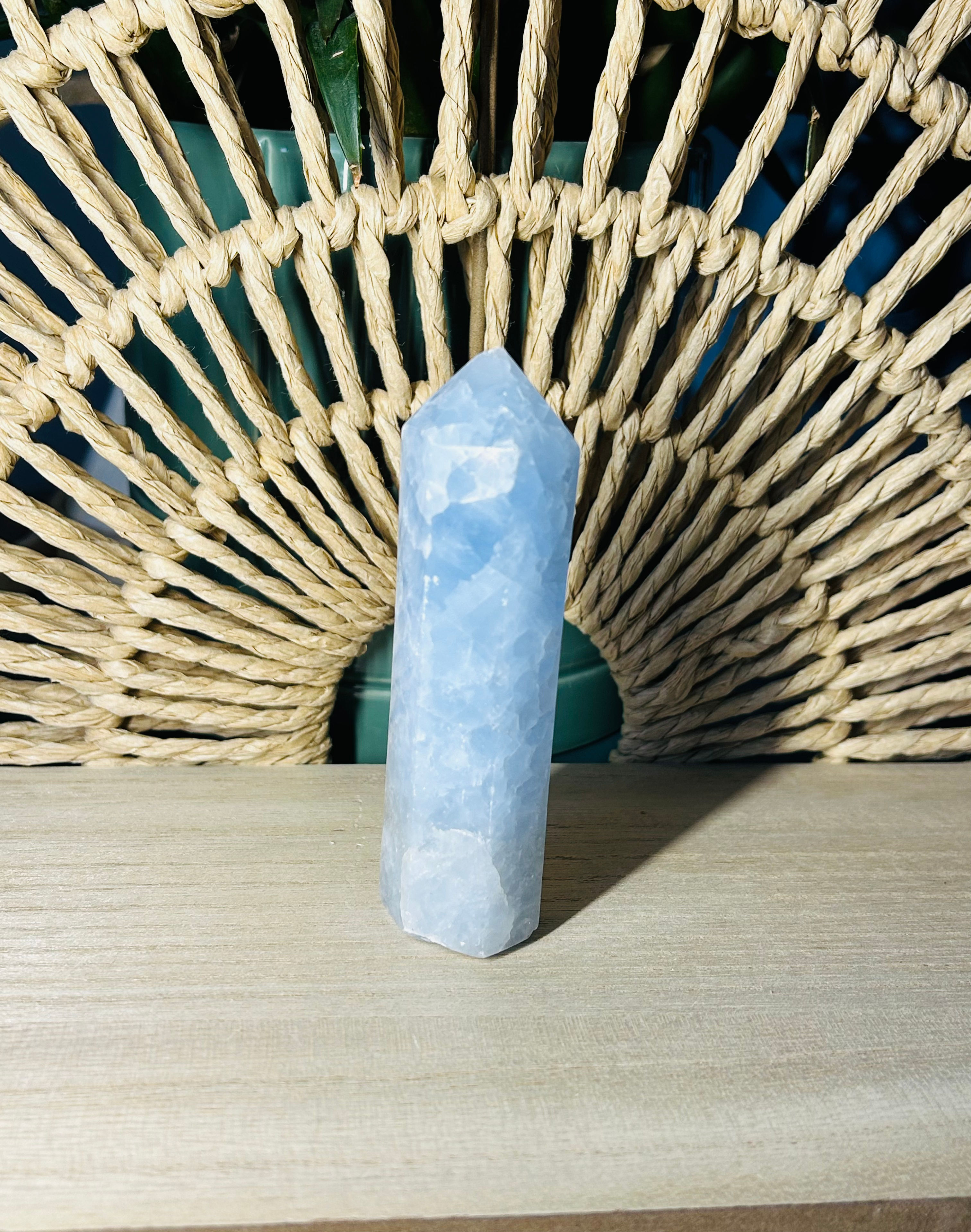Pointe en Calcite Bleue – Apaisement, Communication et Sérénité