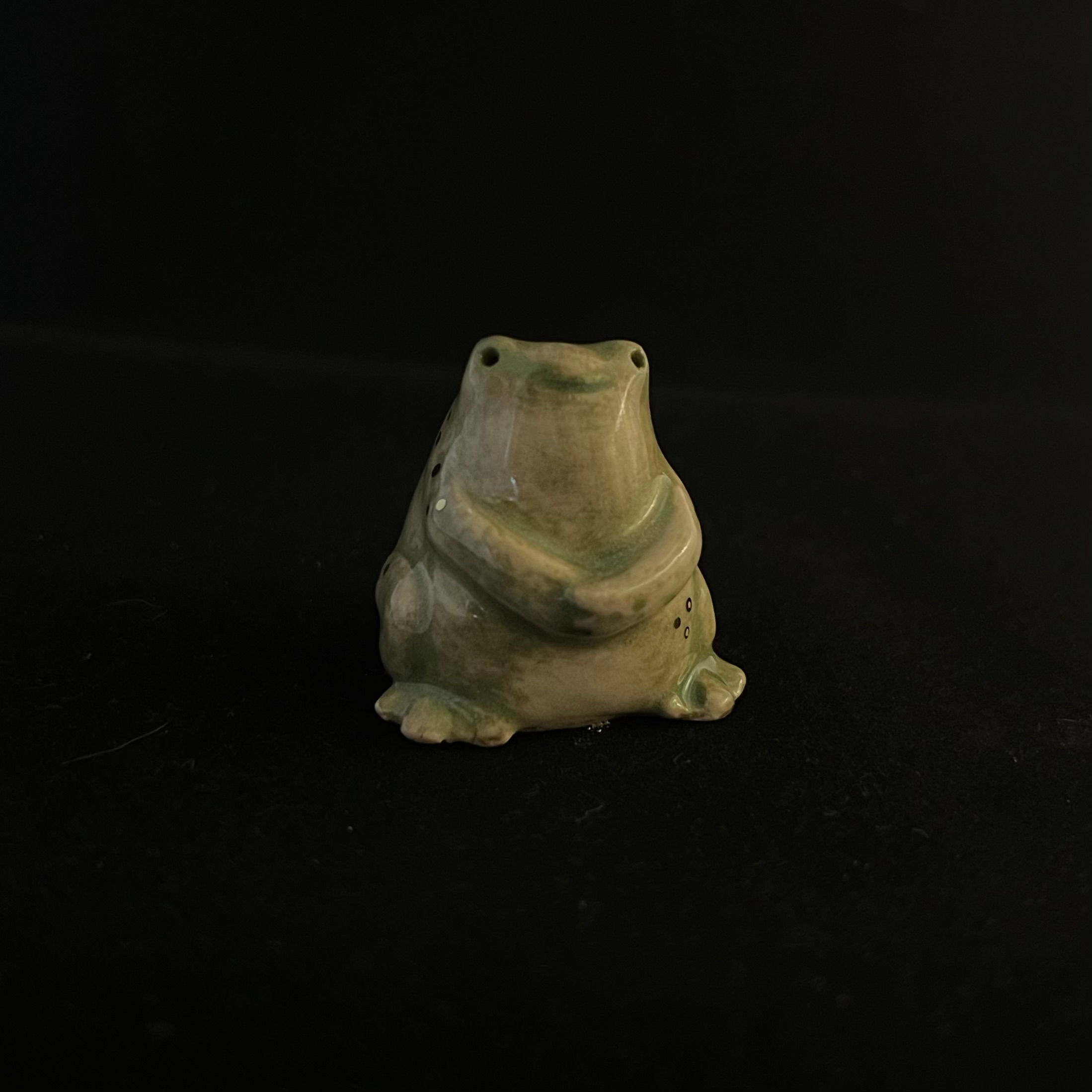 Box of Frogs: Sweetly Sitting Frog