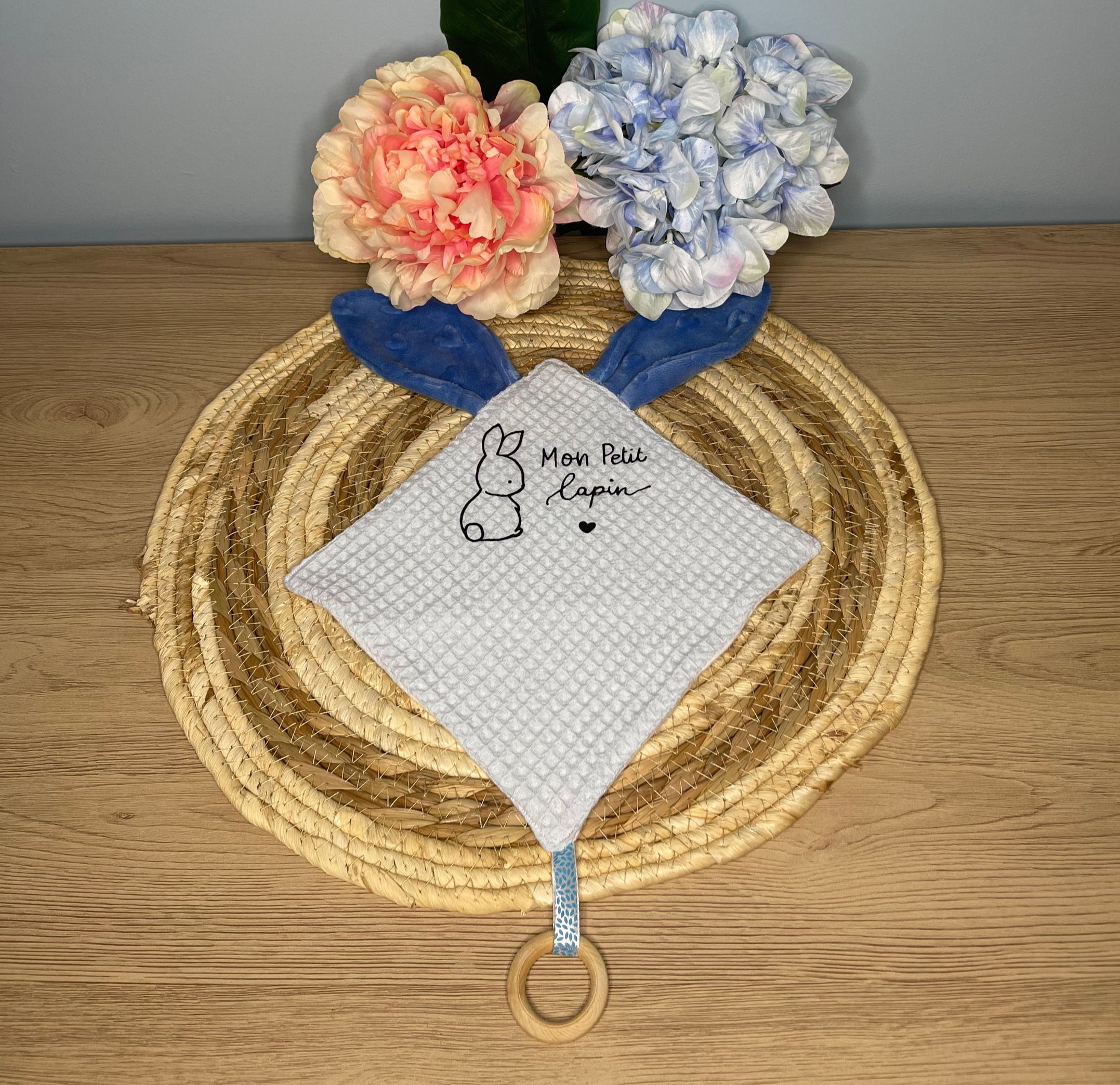 Doudou bleu petit lapin