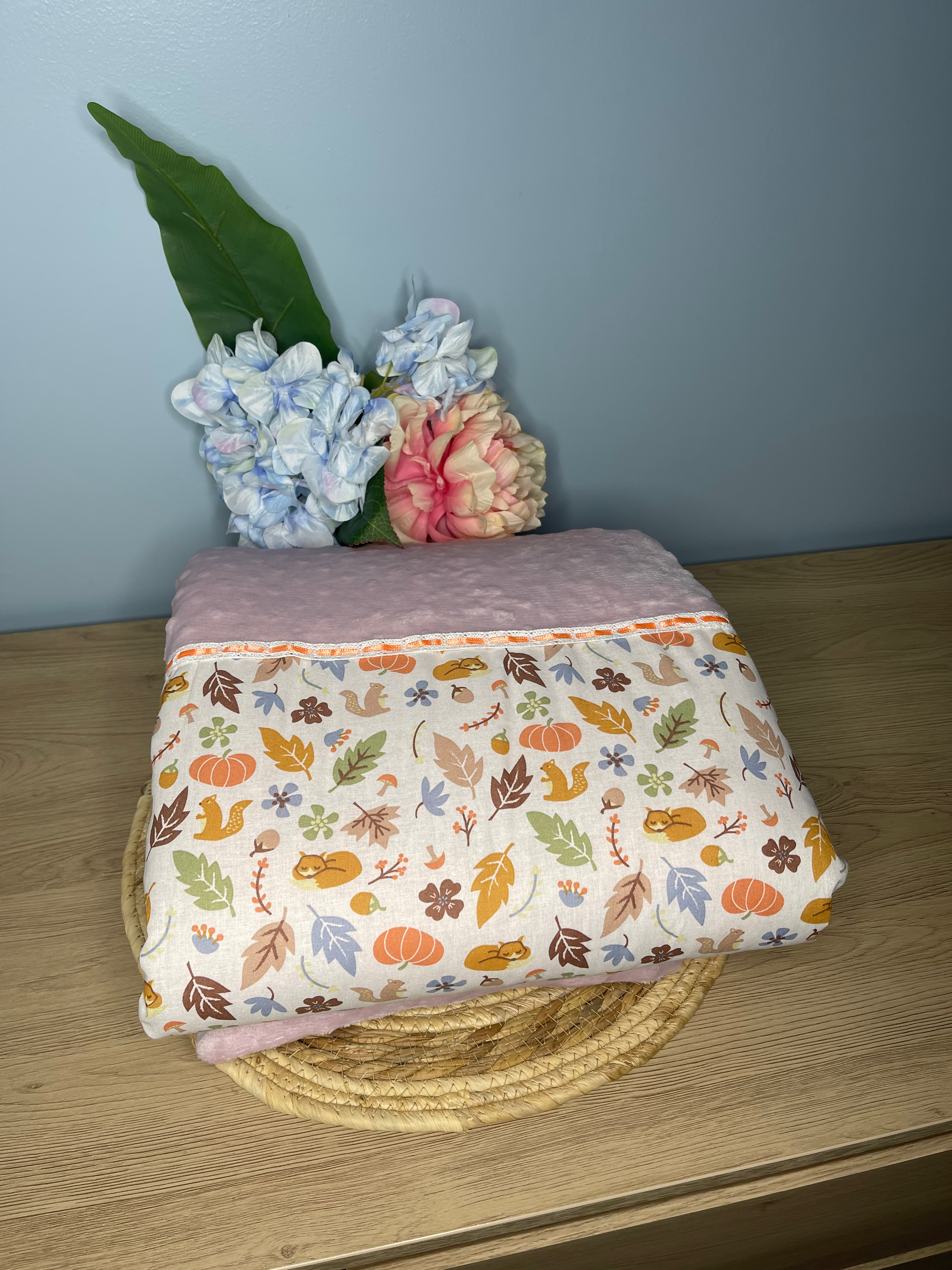 Couverture minky rose et coton forêt orange