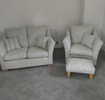 Sofa Ladies 9.jpg