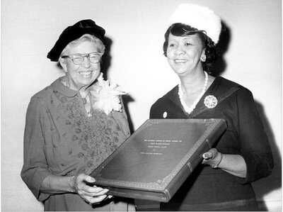 Eleanore Roosevelt and Mary McLeod Bethune