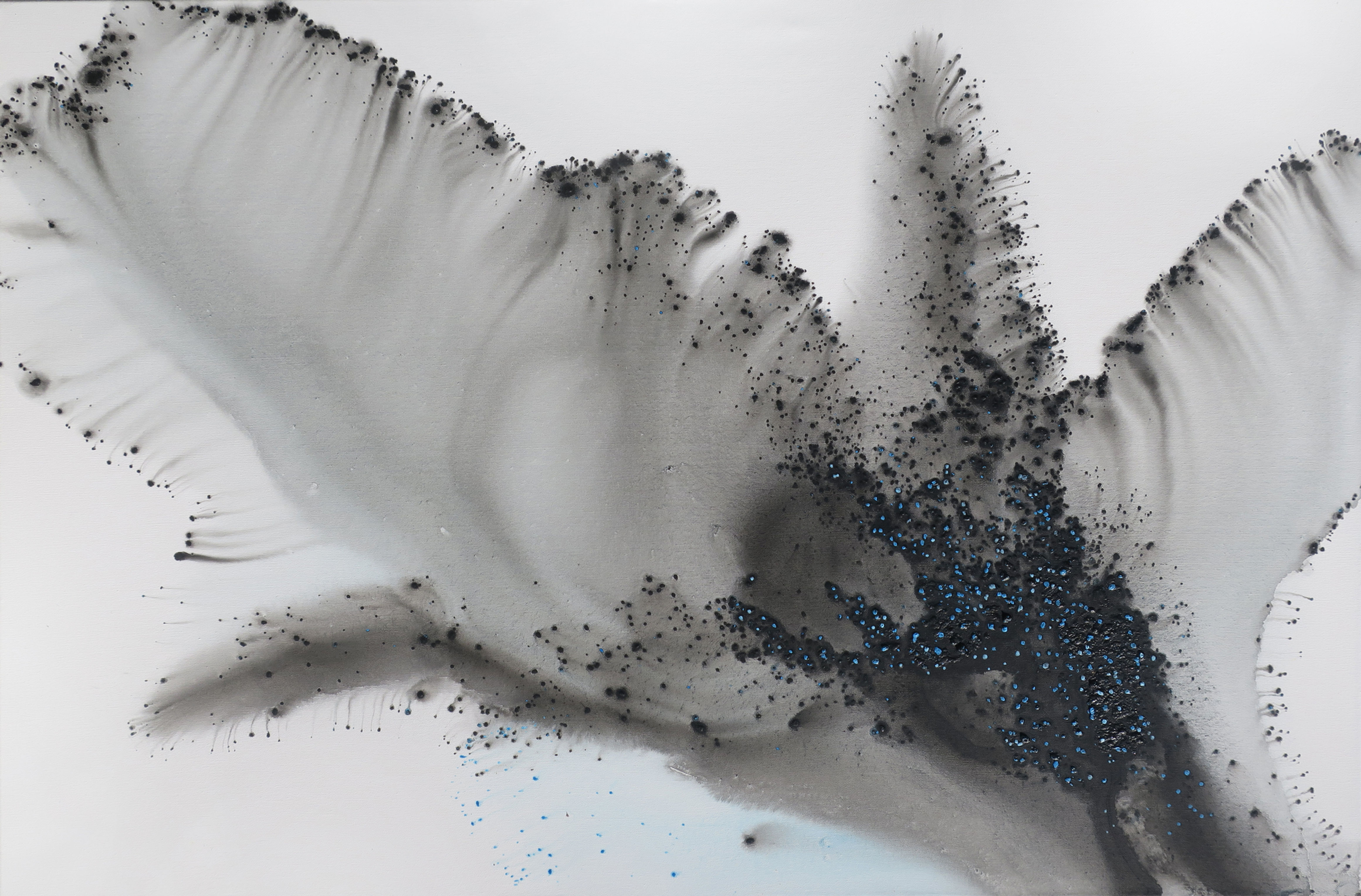 Full view of Lumineux, black and gray abstract canvas painting, 80 x 120 cm, Muriel Napoli
