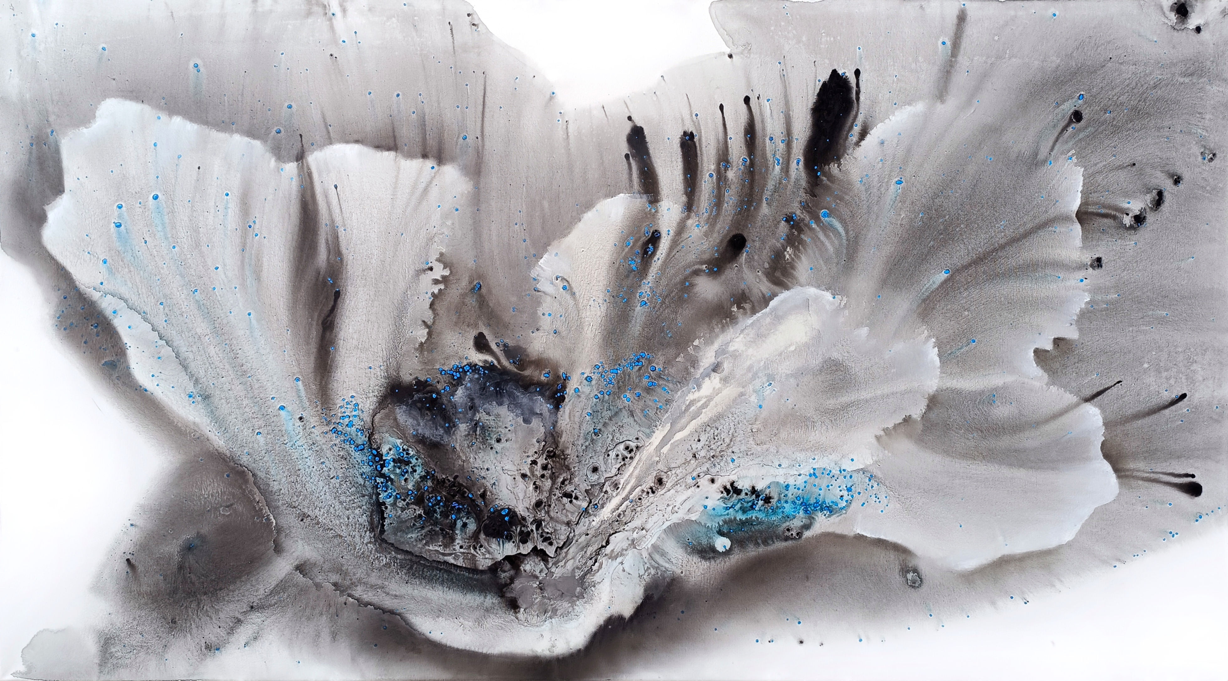 Full view of Nature 437, blue grey ink abstract painting on 100x180 cm canvas by Muriel Napoli