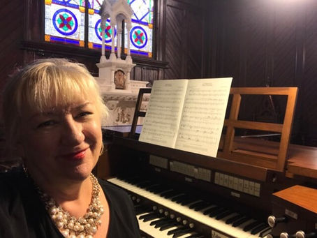 Meet our Organist and Music Director!