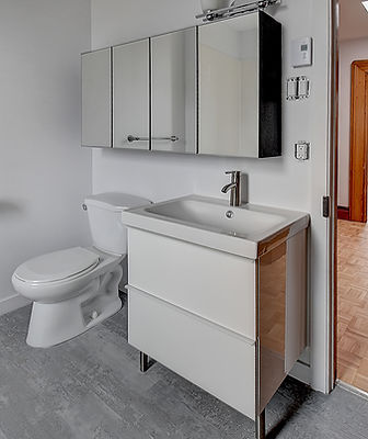 2057 salle de bain.jpg