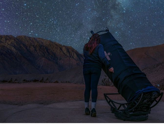 Migrantes - Astroexperiencia - telescopio Skywatcher bajo la Via Lactea