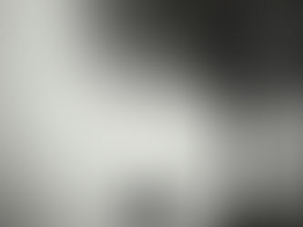 pessoa sentada sozinha