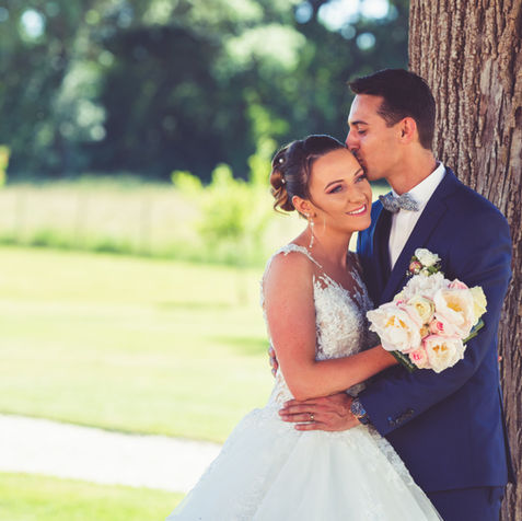 photo couple mariage Bordeaux photographe nature bouquet arbre