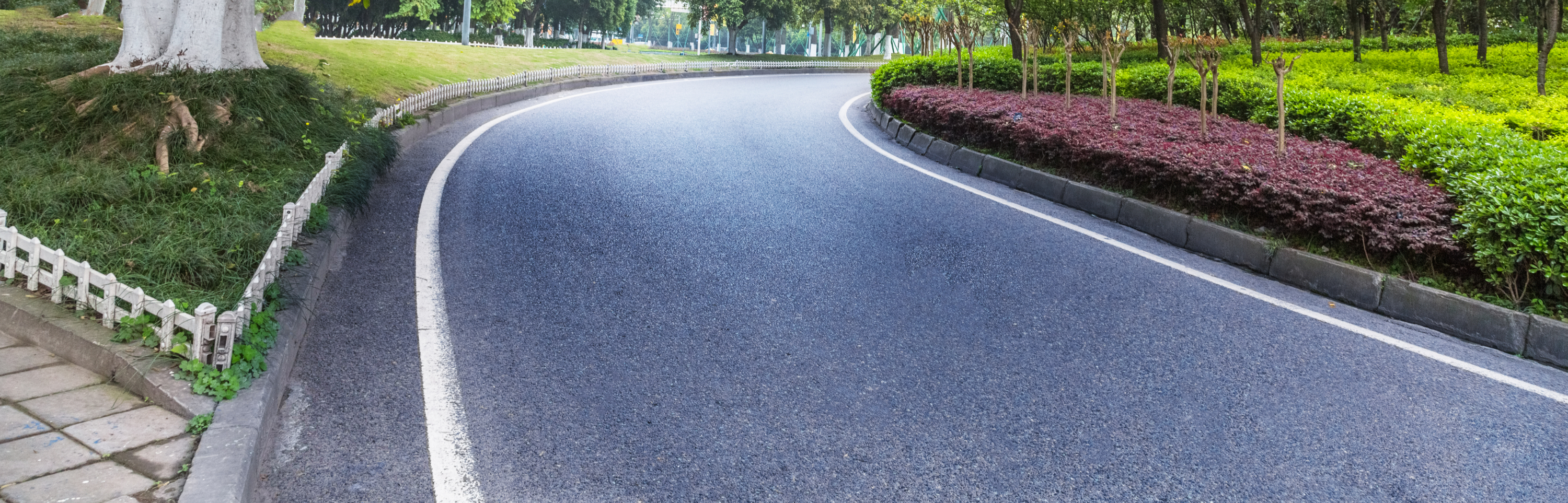 Smoothly tarmacked driveway loop