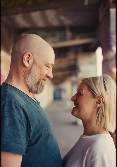 Kamila & Cepp, die sich anlächeln