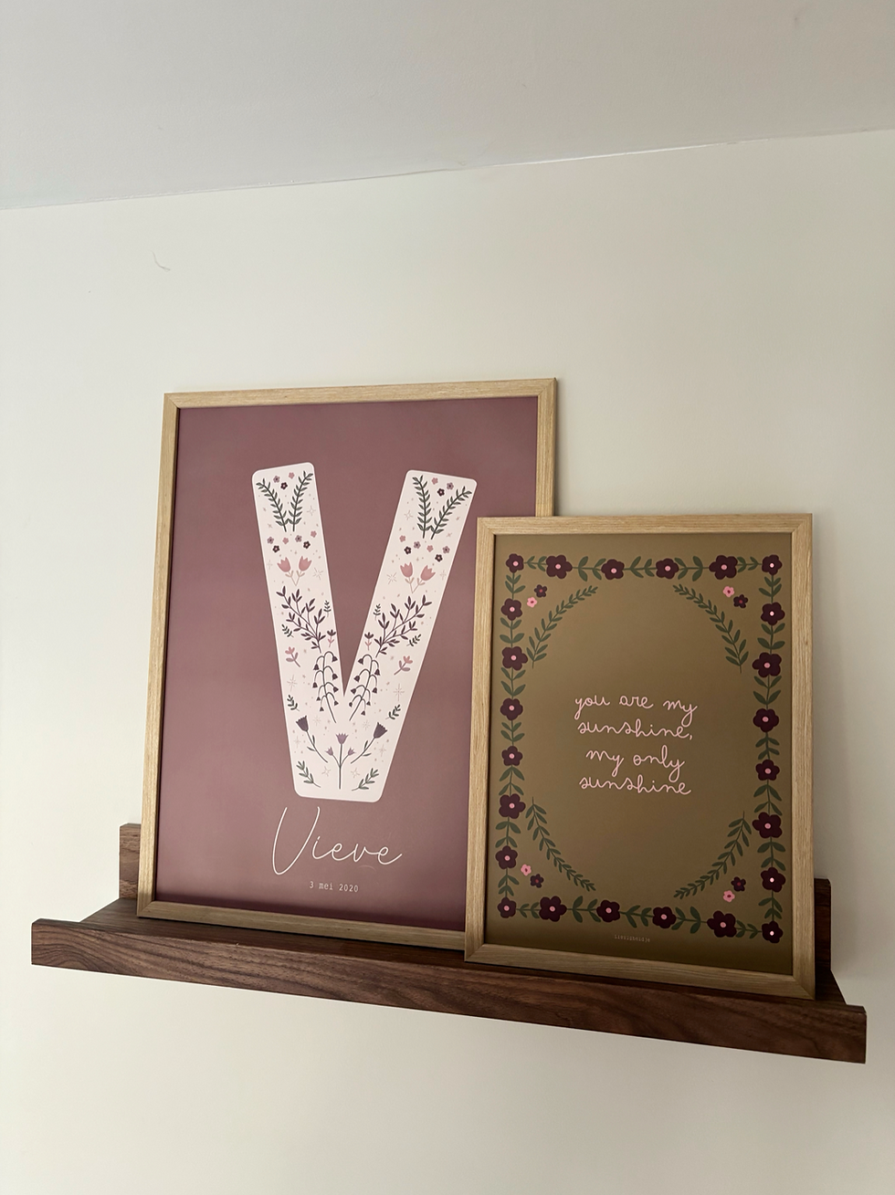 Thumbnail: Letterposter bloemen, takjes, sparkels gepersonaliseerd