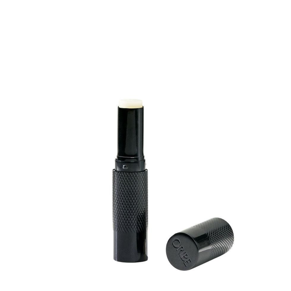 Oribe Lip Treatment – vyživující balzám na rty v černé tubě se sundaným víčkem