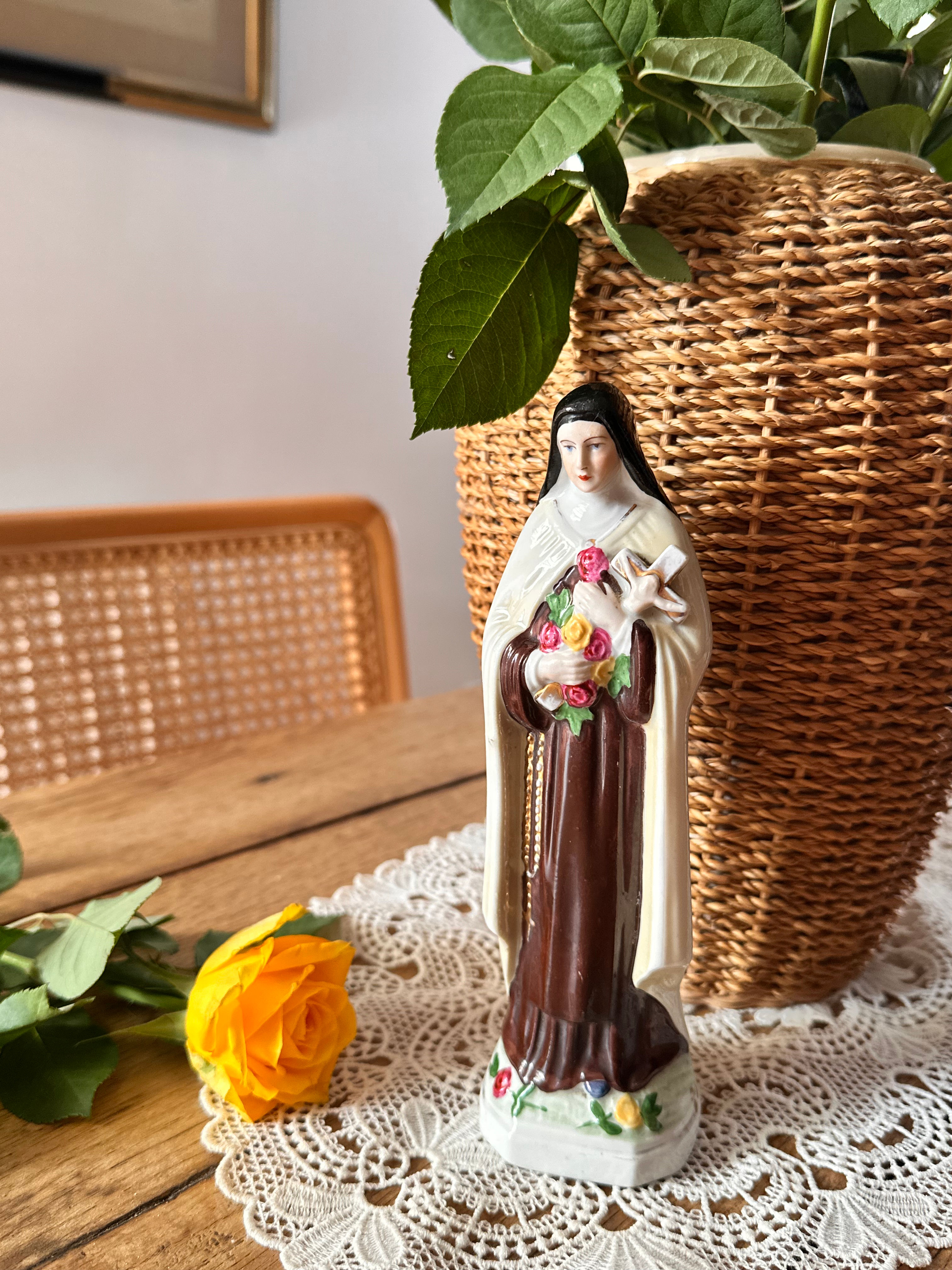 Sainte Thérèse porcelaine 