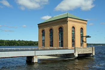 NOTICE: ROAD CROSSING OVER HARDY DAM BRIDGE CLOSED FOR REPAIR
