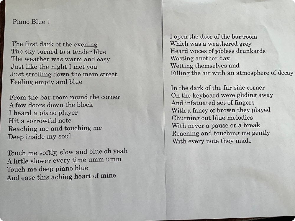 この歌詞 お馴染みのpiano Blue のものですが 本番に歌ったのとは微妙に違います この歌詞 お馴染みのpiano Blue のものですが 本番に歌ったのとは微妙に違います