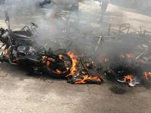 One killed, 9 motorcycles torched as chaos rock Orengo-Sifuna’s church meeting