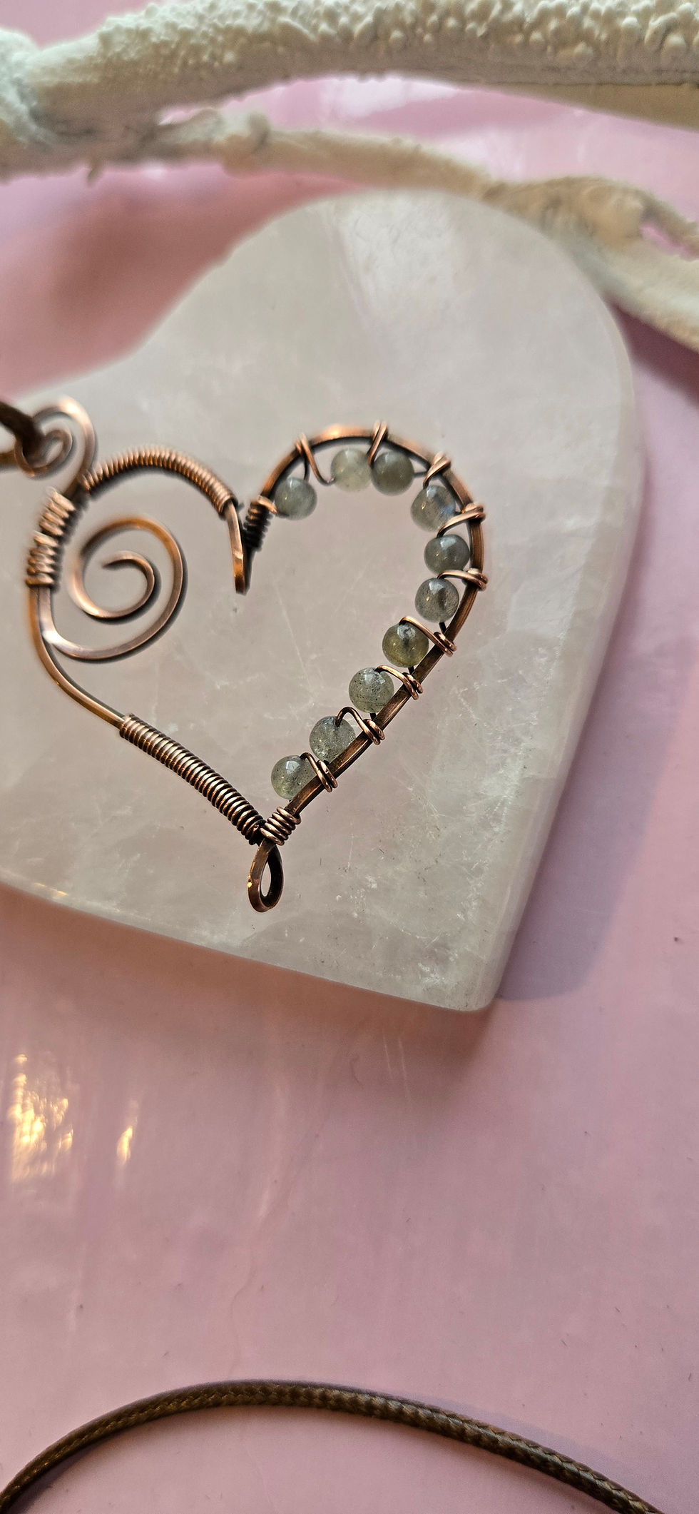 Heart-shaped copper pendant with labradorite beads
