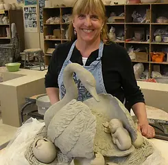 Sculpting Swan_1620754648.webp