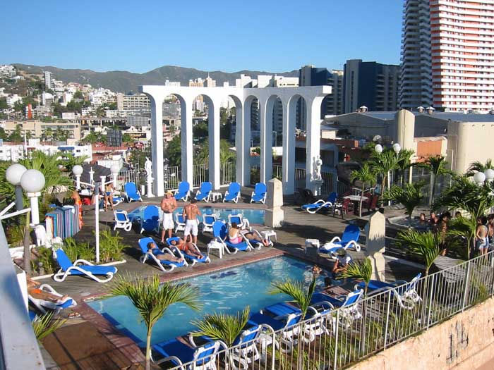 5.5 Alberca Terraza 2008.JPG