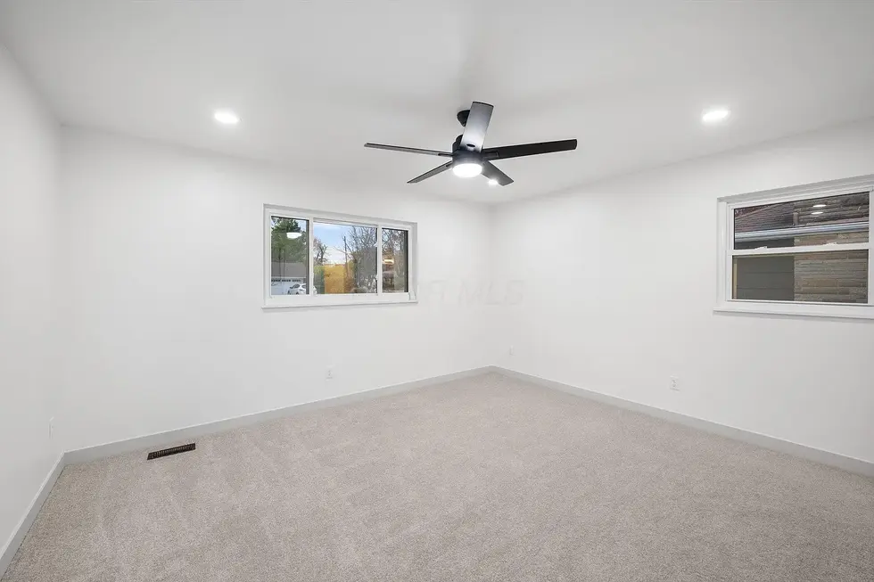 bedroom.webp