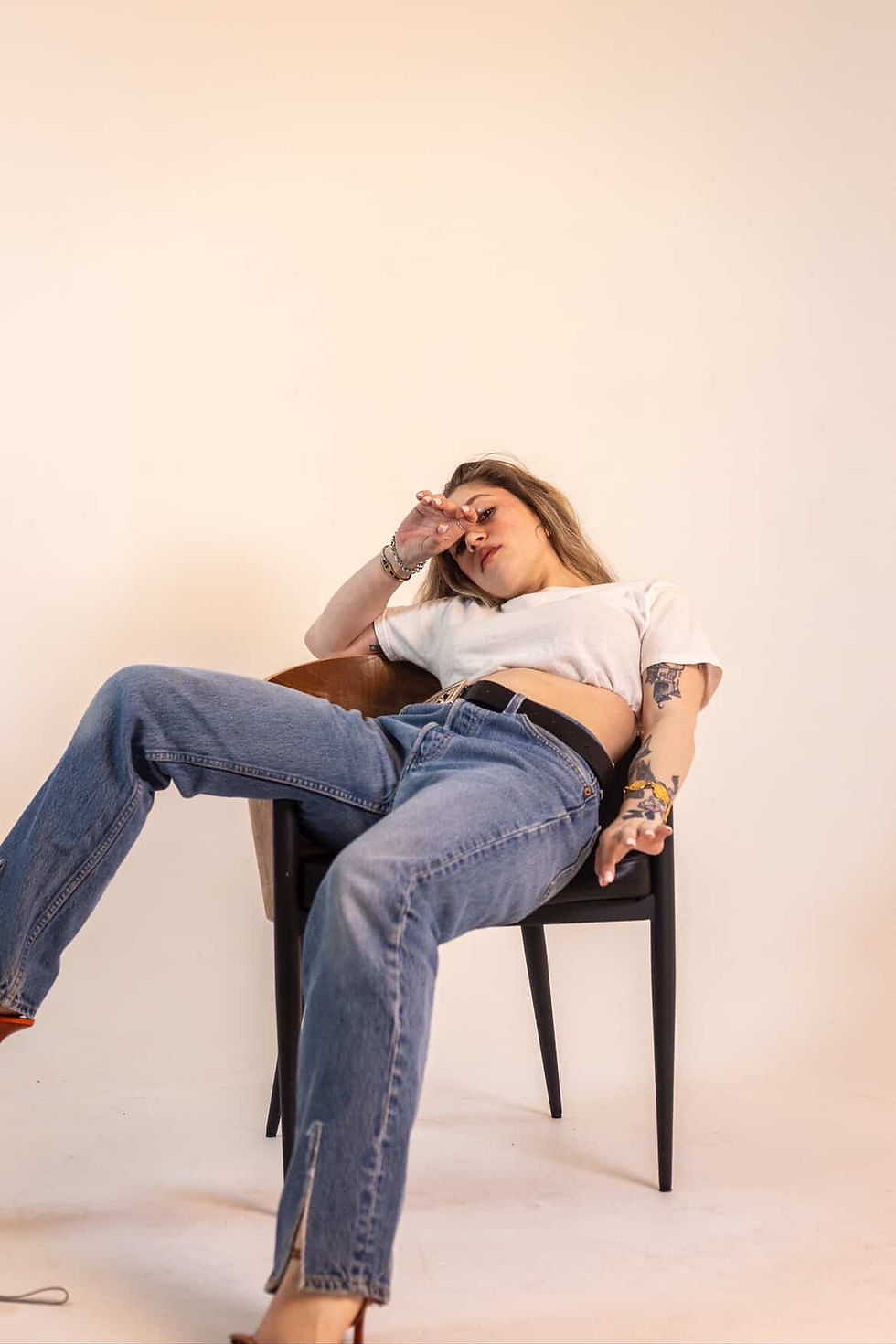R&B Chicago Based artist, Sydny August.