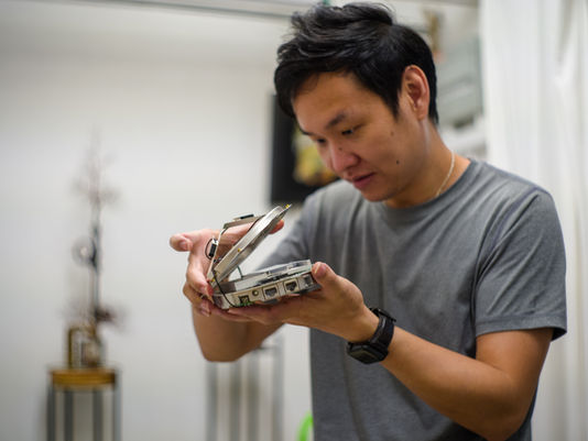 給銅澆水！香港藝術家賦予廢舊電子產品零件新生命