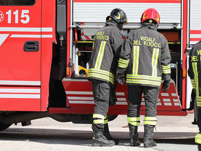 Fiumicino, incendio a Parco Leonardo: evacuati un asilo e un maneggio