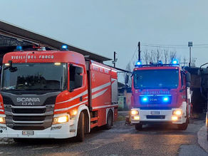 Incendio allo stabilimento Castello Miramare: distrutti bar, ombrelloni e lettini