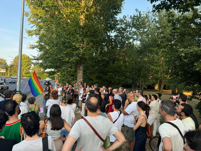 Aggressione omofoba all'Eur, il sit-in sul luogo del pestaggio