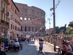 Pride, «Stop Being Fake Party» accende la Gay Street: una serata di libertà, musica e resistenza queer