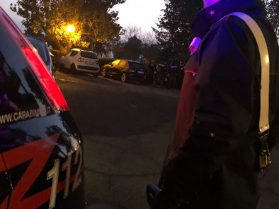 Collatino, cerca di rubare bauletto di uno scooter ma viene sorpreso dai condomini: arrestato 38enne