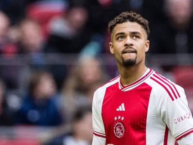 Devyne Rensch alla Roma accordo raggiunto con l’Ajax per il terzino olandese