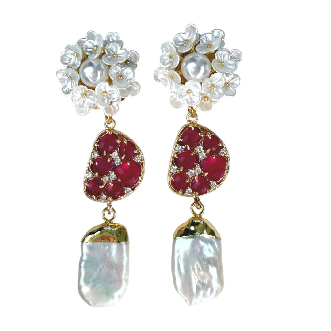 Flower earrings in resin with crystals and natural pearl