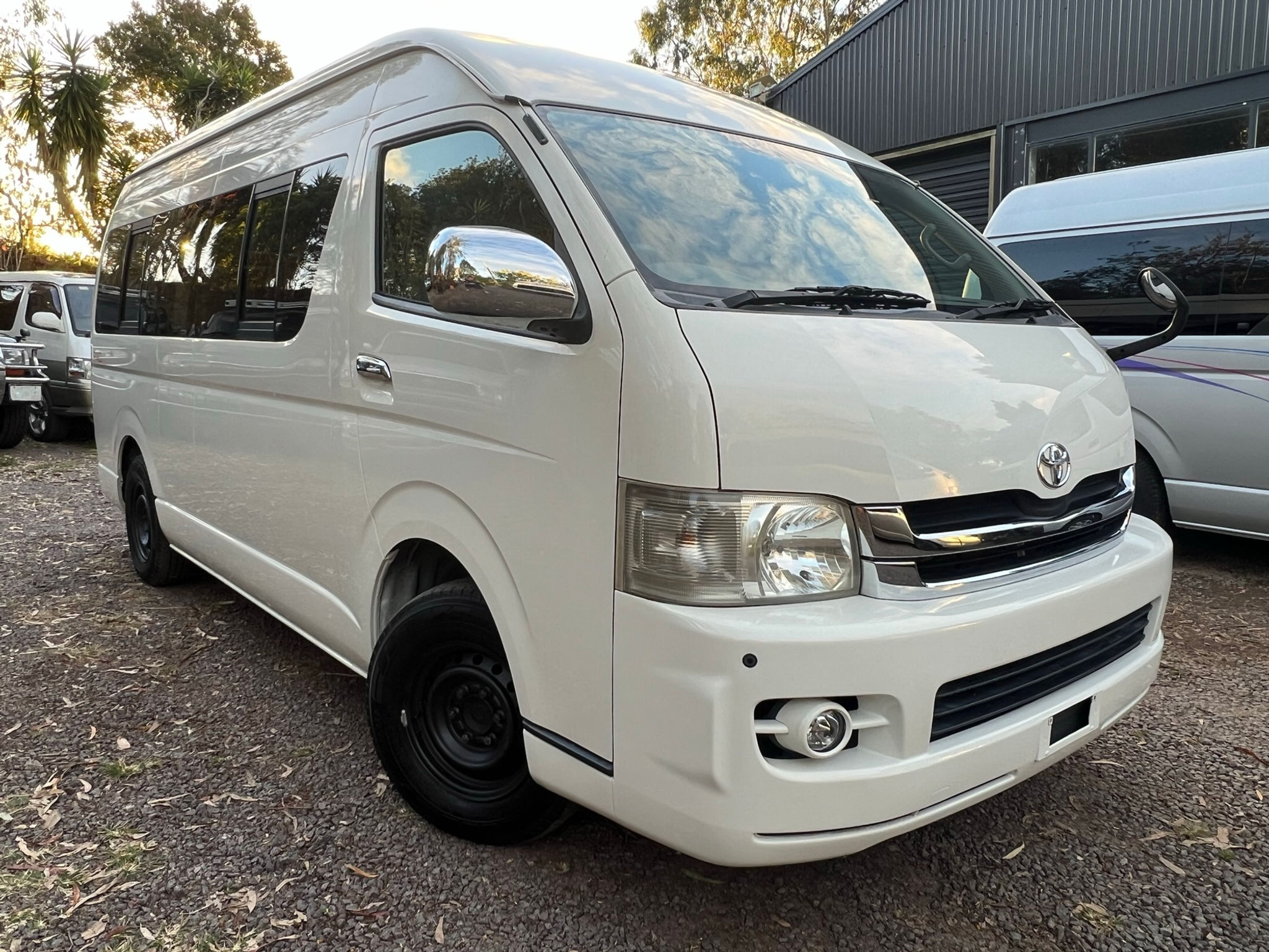 2010 Toyota Hiace TRH221 Auto 2.7i Campervan