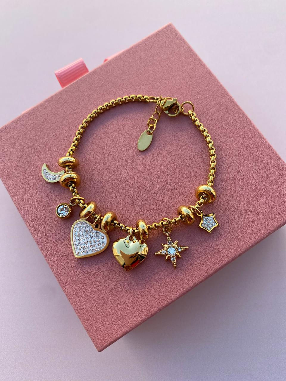 PULSERA CON CHARMS