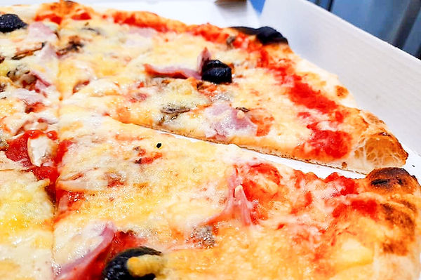Pizza_2_edited.jpg