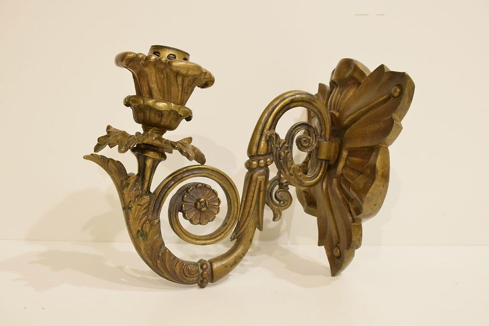 Miniatura: Applique in bronzo con decorazioni floreali