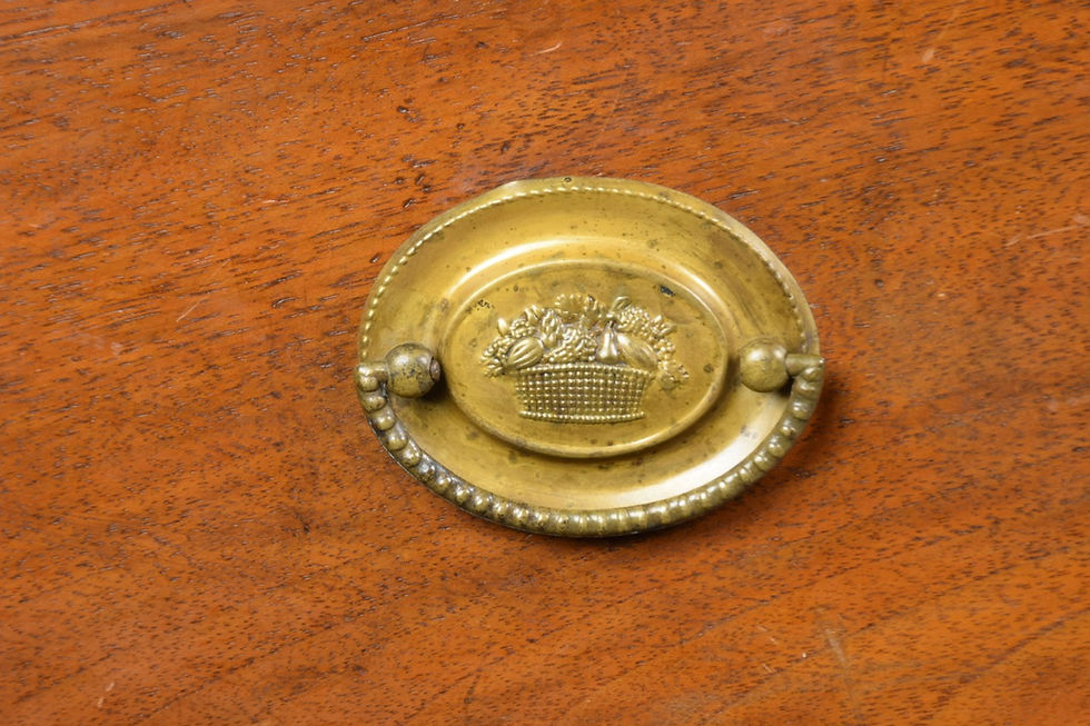 Miniatura: Cassettone Impero in noce