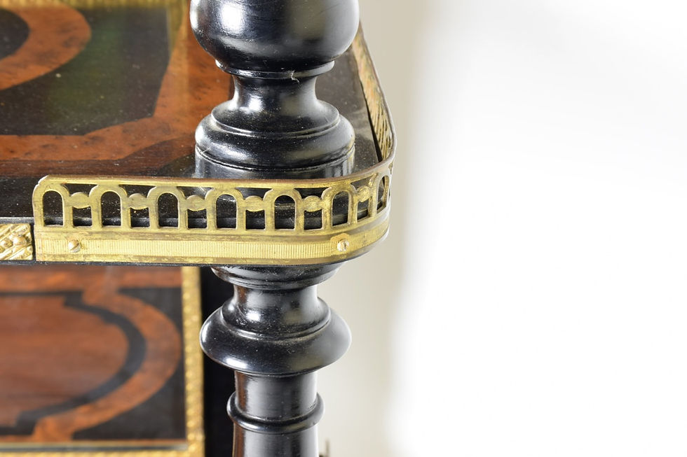 Miniatura: Etagère Napoleone III