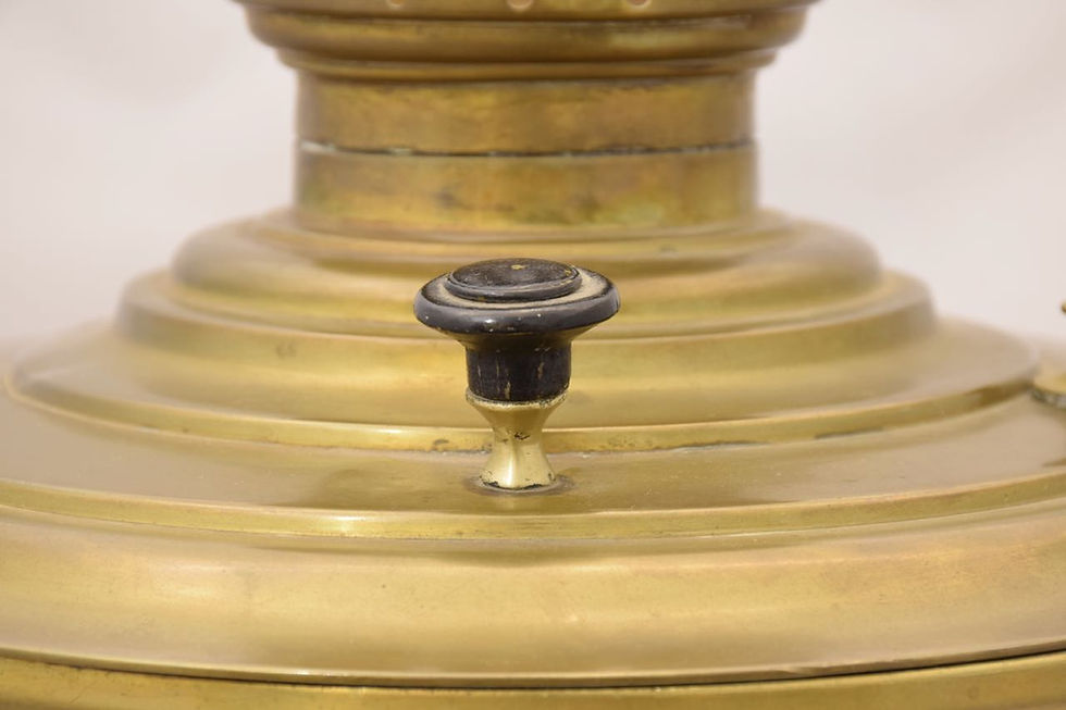 Miniatura: Samovar russo in ottone dalla tipica forma a cratere