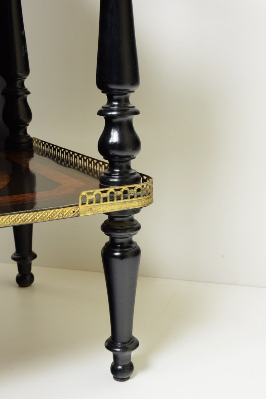 Miniatura: Etagère Napoleone III