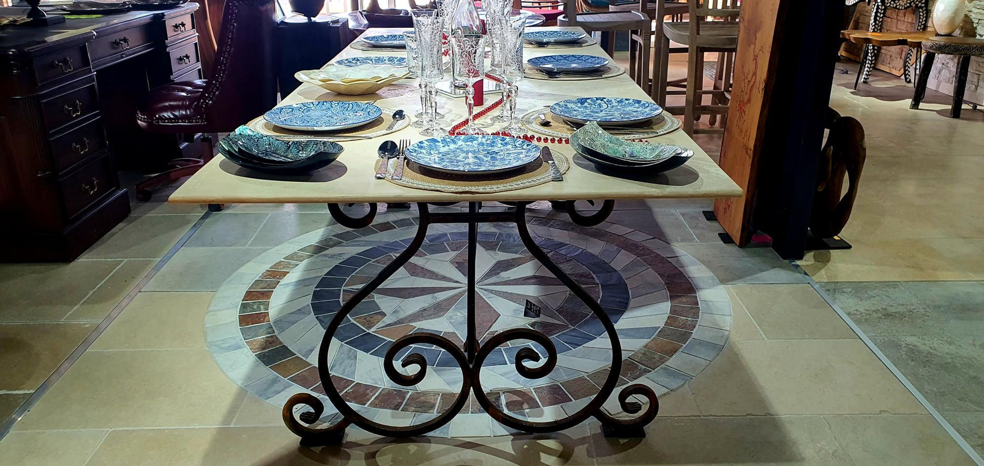 Table Romana